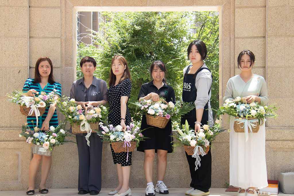 博思花藝婚慶教育，婚慶培訓(xùn)，花藝培訓(xùn)，插花培訓(xùn)，花藝師培訓(xùn)，主持人培訓(xùn)，商務(wù)主持人培訓(xùn)，花店運(yùn)營(yíng)培訓(xùn)，花店全系統(tǒng)營(yíng)銷(xiāo)，小白開(kāi)花店，小白學(xué)主持，金璽棠婚慶酒店，金璽棠總部，鄭州金麻雀教育科技有限公司