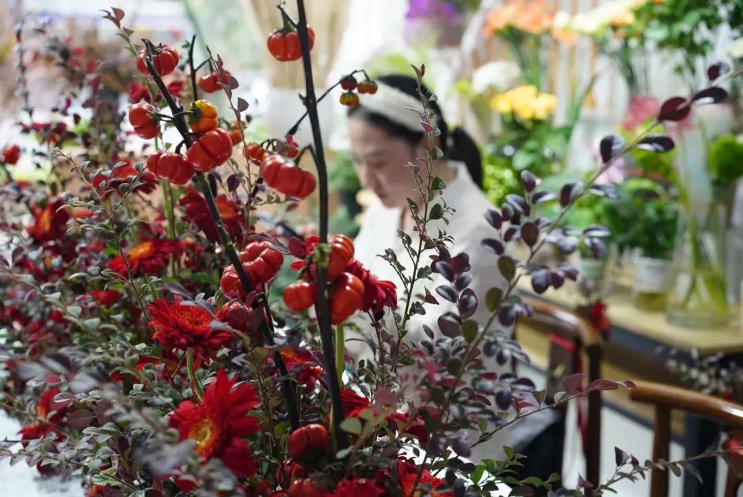 博思花藝婚慶教育，婚慶培訓(xùn)，花藝培訓(xùn)，插花培訓(xùn)，花藝師培訓(xùn)，主持人培訓(xùn)，商務(wù)主持人培訓(xùn)，花店運營培訓(xùn)，花店全系統(tǒng)營銷，小白開花店，小白學(xué)主持，金璽棠婚慶酒店，金璽棠總部，鄭州金麻雀教育科技有限公司