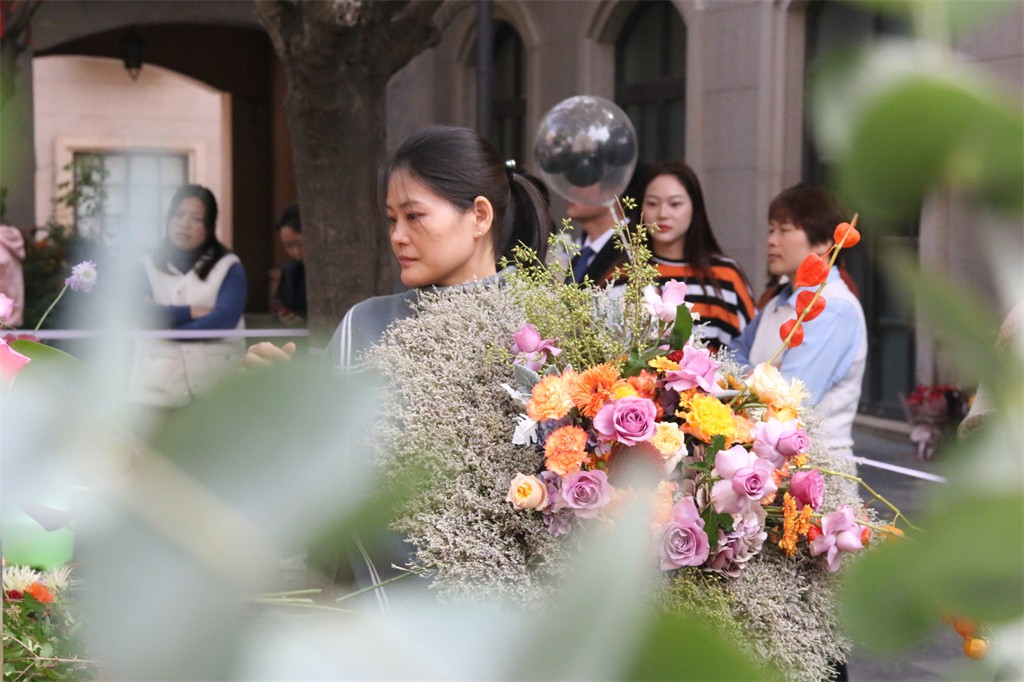 博思花藝婚慶教育，婚慶培訓，花藝培訓，插花培訓，花藝師培訓，主持人培訓，商務主持人培訓，花店運營培訓，花店全系統(tǒng)營銷，小白開花店，小白學主持，金璽棠婚慶酒店，金璽棠總部，鄭州金麻雀教育科技有限公司