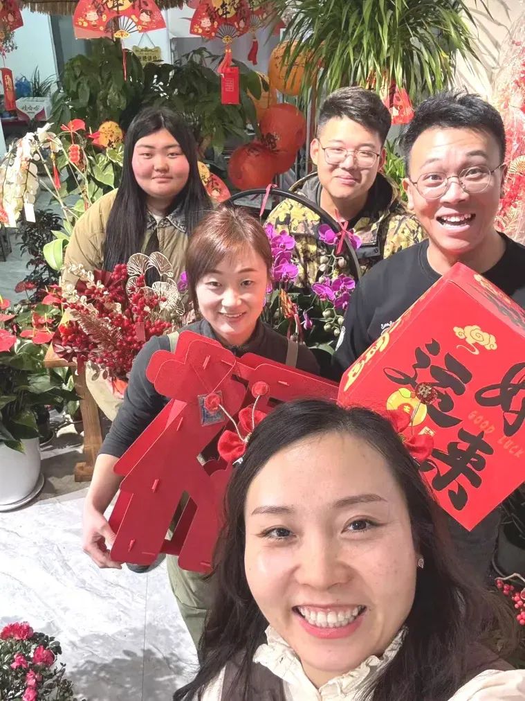 博思花藝婚慶教育，婚慶培訓(xùn)，花藝培訓(xùn)，插花培訓(xùn)，花藝師培訓(xùn)，主持人培訓(xùn)，商務(wù)主持人培訓(xùn)，花店運營培訓(xùn)，花店全系統(tǒng)營銷，小白開花店，小白學(xué)主持，金璽棠婚慶酒店，金璽棠總部，鄭州金麻雀教育科技有限公司