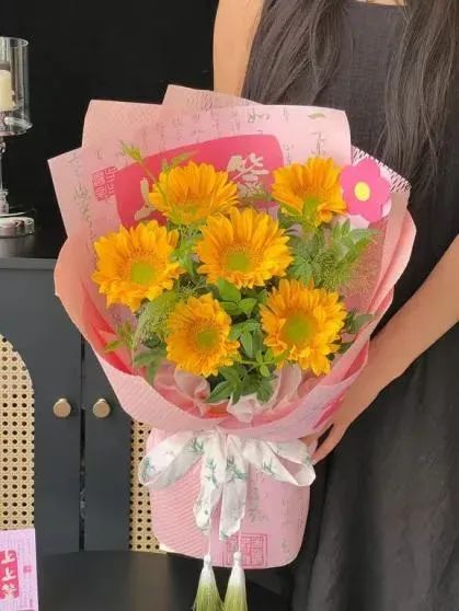 博思花藝婚慶教育，婚慶培訓(xùn)，花藝培訓(xùn)，插花培訓(xùn)，花藝師培訓(xùn)，主持人培訓(xùn)，商務(wù)主持人培訓(xùn)，花店運(yùn)營培訓(xùn)，花店全系統(tǒng)營銷，小白開花店，小白學(xué)主持，金璽棠婚慶酒店，金璽棠總部，鄭州金麻雀教育科技有限公司